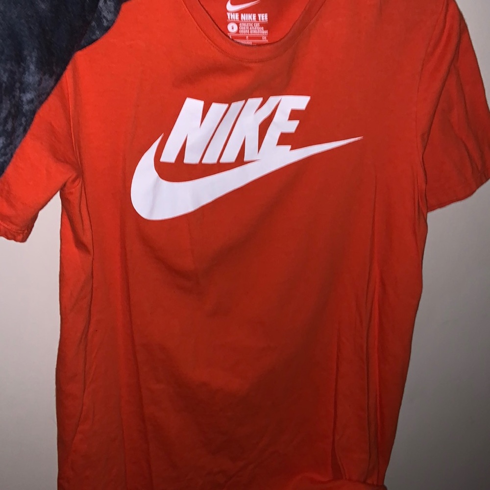 Orange Nike tshirt